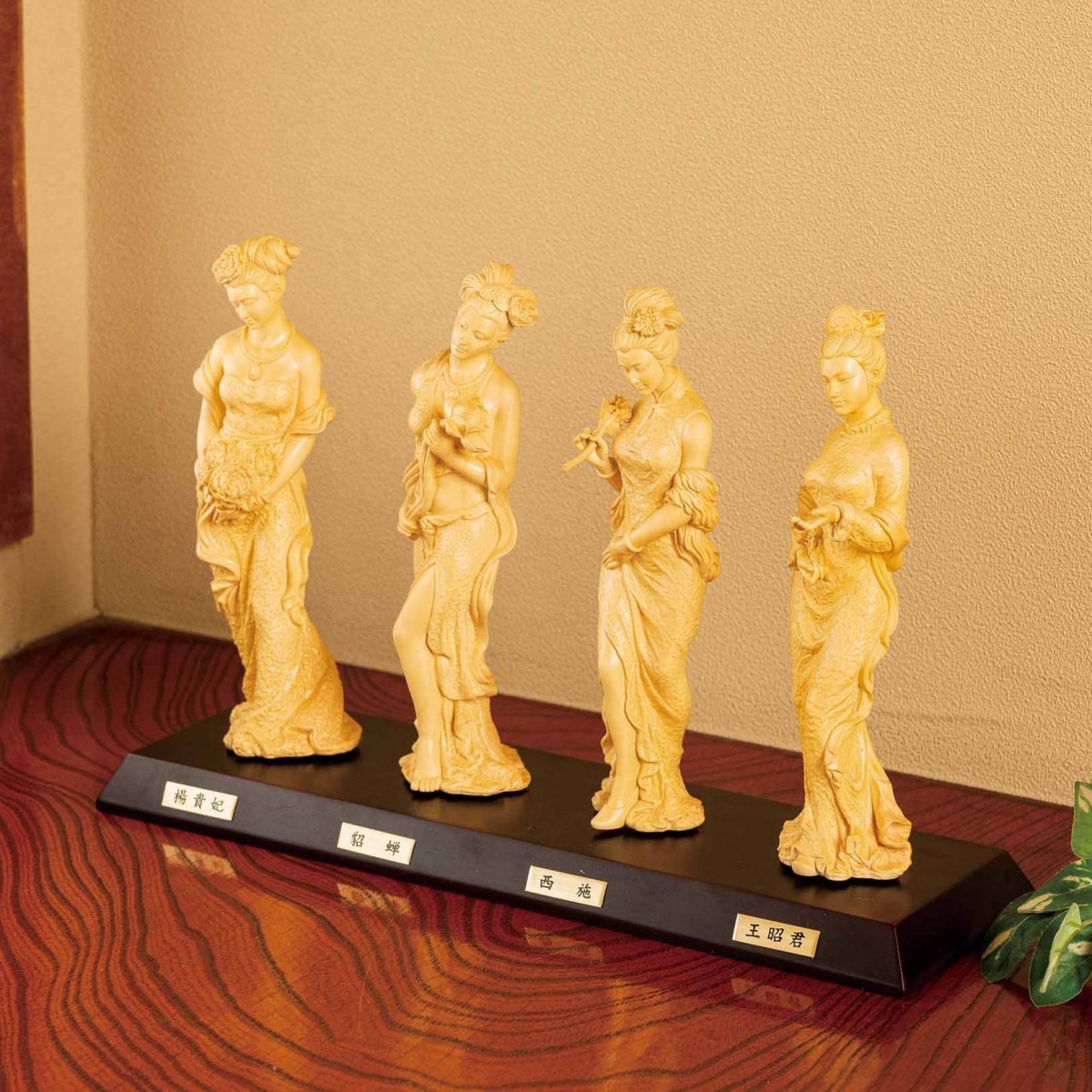 超特価館蔵 珍木 黄楊木彫 美女像 美人像 中国美術 極細工 仏像