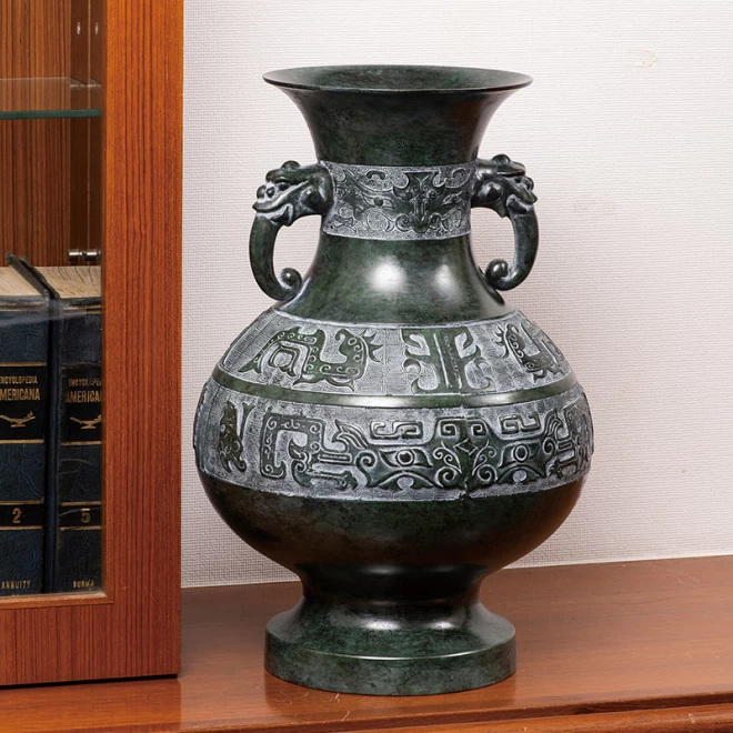 銅製『龍耳饕餮紋大花瓶』