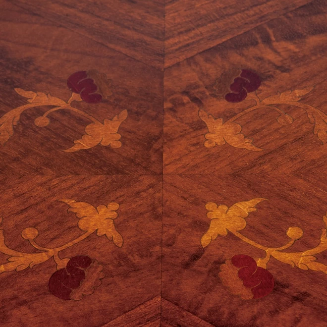 クラウディオ・サオンチェッラ社　ブナ材　木象嵌テーブル『イタリアン クラシック』