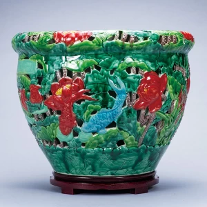 雷富銘　彩色透かし陶磁器　睡蓮鉢『真夏の蓮池』