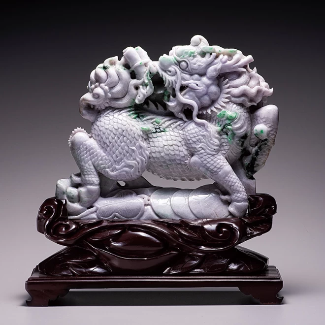 翡翠 麒麟縁起彫刻 根付 置物 (14075)彫物 - 彫刻/オブジェクト