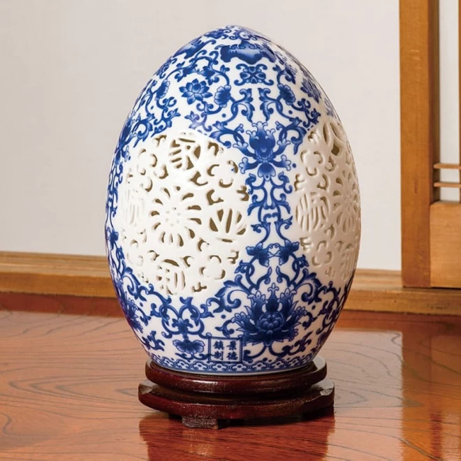 景徳鎮　透かし彫り陶磁器『福卵』